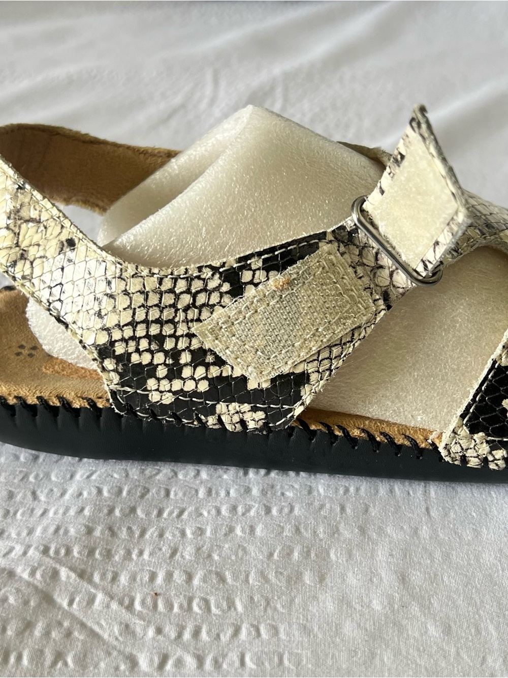 Naturalizer leather snake skin look Velcro Scout sandals 8W - Picture 7 of 9